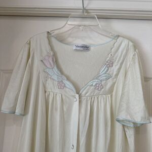 Vintage VASSARETTE pale Yellow Floral‎ Sz L  Silky GOWN Robe Housecoat Pockets